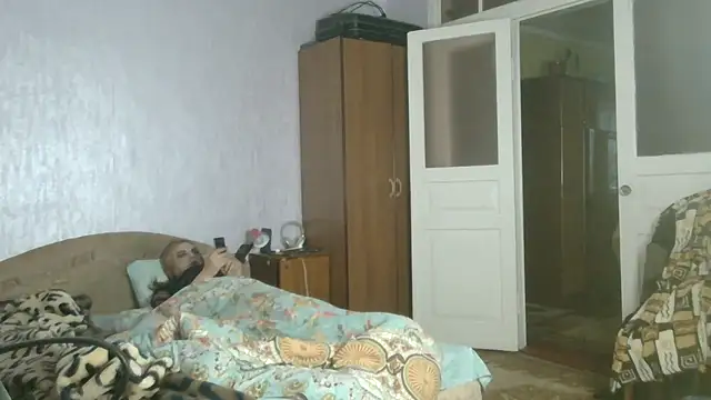 Snapshot of NiraFrost chatting on October 22, 6:02 am NiraFrost online show from October 22, 6:02 am