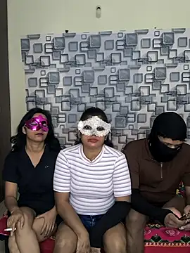 Family02 online show from December 17, 4:57 pm