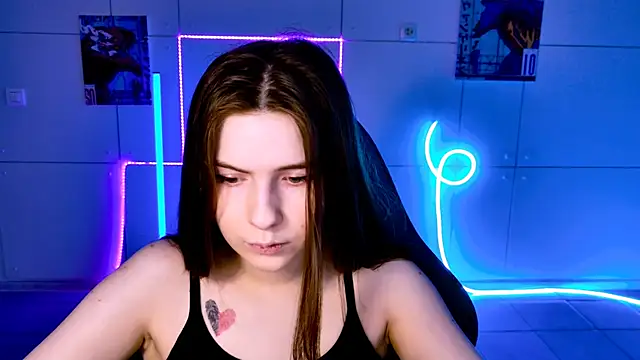 Snapshot of AliceCUNTach chatting on October 2, 5:14 am AliceCUNTach online show from October 2, 5:14 am