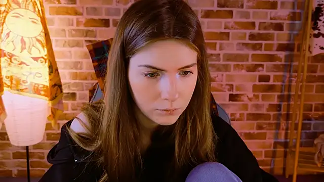 Snapshot of AliceCUNTach chatting on October 15, 5:07 am AliceCUNTach online show from October 15, 5:07 am