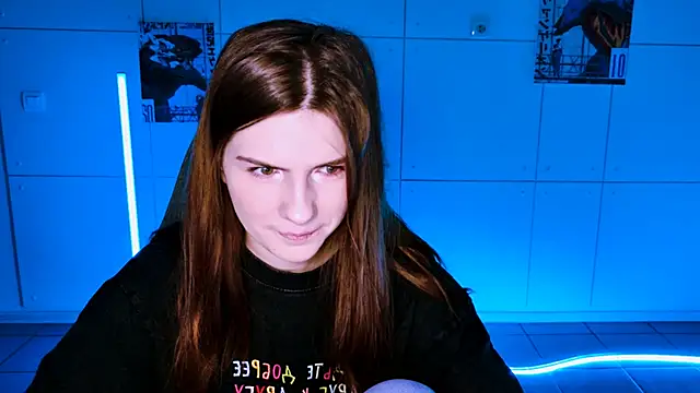 Snapshot of AliceCUNTach chatting on October 17, 5:10 am AliceCUNTach online show from October 17, 5:10 am