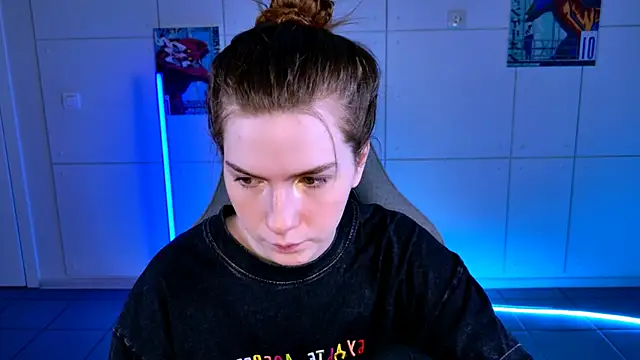 Snapshot of AliceCUNTach chatting on October 29, 5:10 am AliceCUNTach online show from October 29, 5:10 am