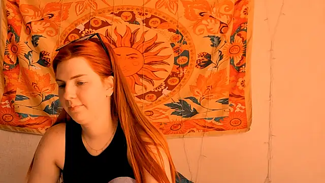 Snapshot of AliceCUNTach chatting on June 14, 5:09 am AliceCUNTach online show from June 14, 5:09 am