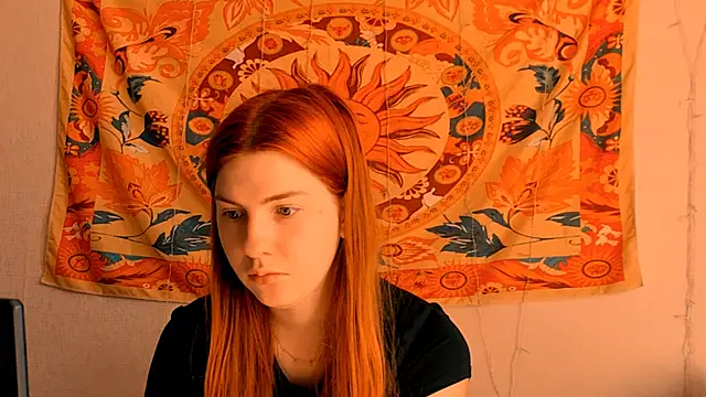 Snapshot of AliceCUNTach chatting on June 17, 5:10 am AliceCUNTach online show from June 17, 5:10 am