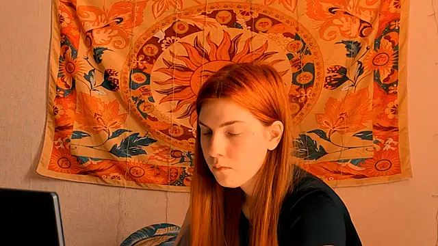 Snapshot of AliceCUNTach chatting on June 20, 5:10 am AliceCUNTach online show from June 20, 5:10 am