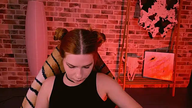Snapshot of AliceCUNTach chatting on July 27, 5:36 am AliceCUNTach online show from July 27, 5:36 am