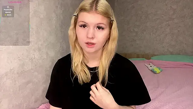 ShontaWasilko online show from May 4, 1:34 am