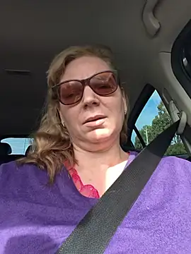 aussiepeaches online show from June 7, 3:21 am