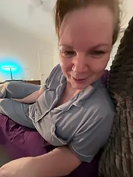 aussiepeaches online show from June 12, 12:48 pm