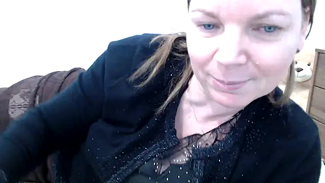 aussiepeaches online show from July 27, 12:39 am
