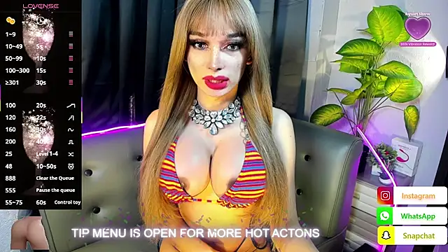 Snapshot of MISTRESSMonica_xxx chatting on July 11, 7:49 pm MISTRESSMonica xxx online show from July 11, 7:49 pm