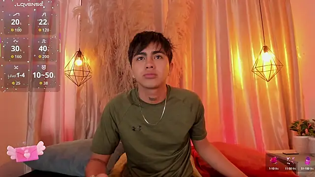 Snapshot of arion_sherwind chatting on September 20, 7:48 pm arion sherwind online show from September 20, 7:48 pm