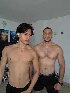 Snapshot of TeddyBear_07 chatting on December 15, 1:37 pm TeddyBear 07 online show from December 15, 1:37 pm