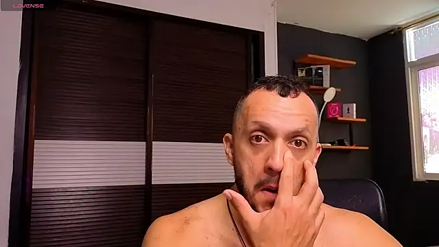 Snapshot of TeddyBear_07 chatting on May 26, 12:01 pm TeddyBear 07 online show from May 26, 12:01 pm