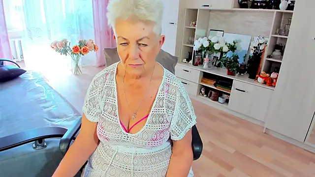 HotandMature online show from July 13, 8:28 am