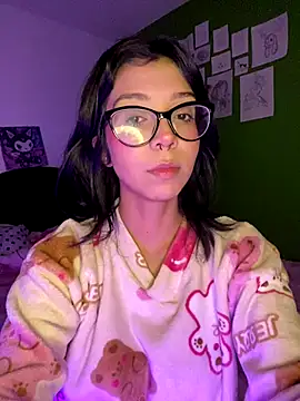 Snapshot of Valen-Foxx chatting on October 1, 5:24 am Valen-Foxx online show from October 1, 5:24 am