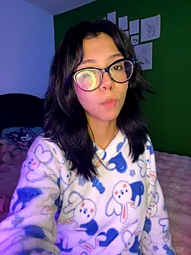 Snapshot of Valen-Foxx chatting on October 3, 5:48 am Valen-Foxx online show from October 3, 5:48 am