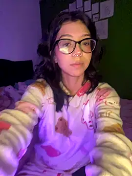Snapshot of Valen-Foxx chatting on October 11, 5:17 am Valen-Foxx online show from October 11, 5:17 am