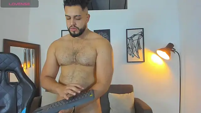 Snapshot of Justin_kingX7 chatting on October 23, 12:10 am Justin kingX7 online show from October 23, 12:10 am