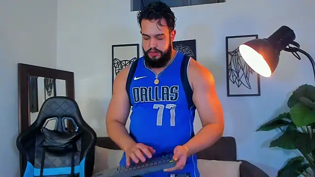 Justin kingX7 online show from June 12, 5:39 am