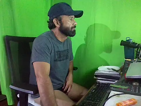 Snapshot of pipeFRIAS chatting on August 3, 6:00 pm pipeFRIAS online show from August 3, 6:00 pm