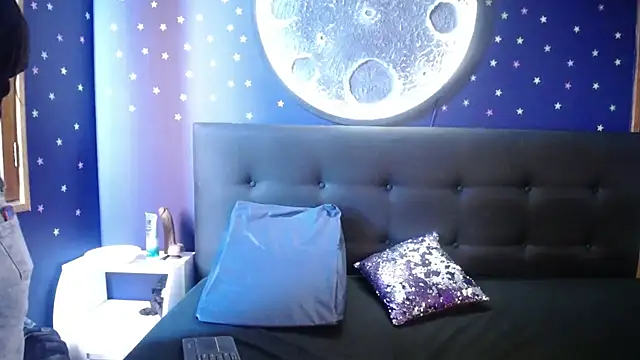 Snapshot of Olivia11_ chatting on September 12, 1:00 pm Olivia11 online show from September 12, 1:00 pm
