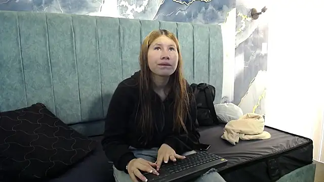 Snapshot of Olivia11_ chatting on October 2, 12:34 pm Olivia11 online show from October 2, 12:34 pm