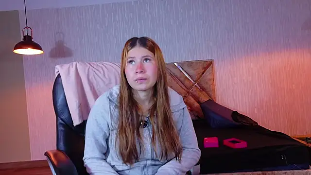 Snapshot of Olivia11_ chatting on November 12, 11:21 am Olivia11 online show from November 12, 11:21 am