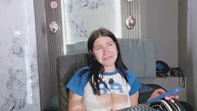 Olivia11  online show from July 28, 3:21 pm