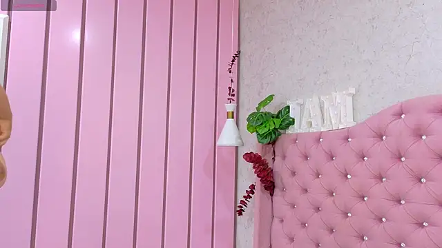 SofiaWildee online show from October 1, 8:37 pm