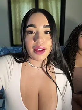 SofiaWildee online show from June 12, 4:33 am