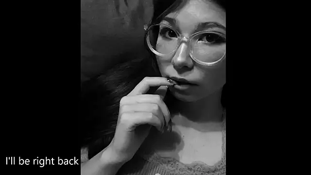 MiaamaLoveLyslt online show from September 19, 4:51 pm