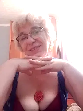 Snapshot of 52MiaLove02 chatting on June 1, 4:52 pm 52MiaLove02 online show from June 1, 4:52 pm