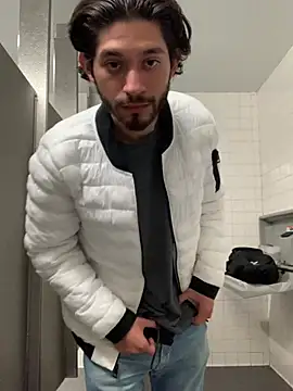 Snapshot of pitudo1313wuero chatting on February 2, 10:08 pm pitudo1313wuero online show from February 2, 10:08 pm