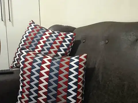 bustylaura4u online show from July 20, 8:55 pm