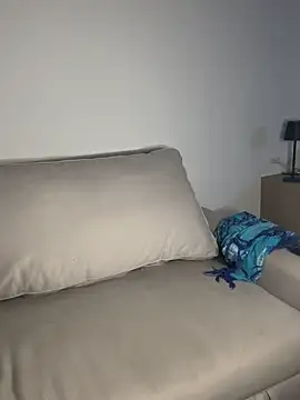 Snapshot of x_deluLuz_x chatting on November 23, 12:54 am x deluLuz x online show from November 23, 12:54 am