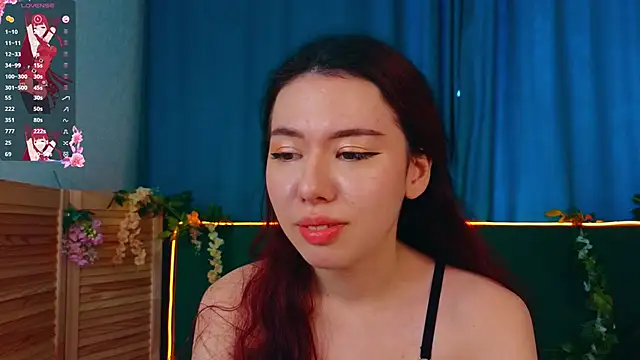 Snapshot of JenniferGlover chatting on November 14, 8:24 am JenniferGlover online show from November 14, 8:24 am