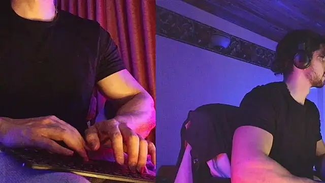 Snapshot of Axel-Cr0ss chatting on September 12, 2:00 am Axel-Cr0ss online show from September 12, 2:00 am