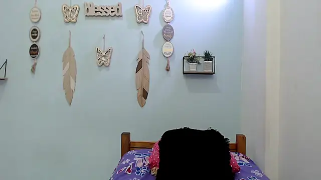 Snapshot of ashlyanaldeep18 chatting on March 11, 2:06 am ashlyanaldeep18 online show from March 11, 2:06 am