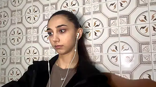 Snapshot of LinaMour chatting on November 16, 10:26 pm LinaMour online show from November 16, 10:26 pm