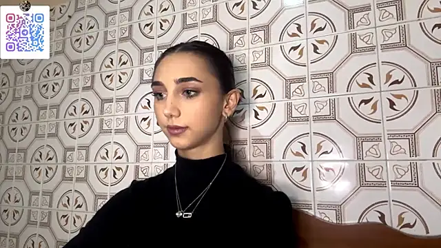 Snapshot of LinaMour chatting on December 4, 10:29 pm LinaMour online show from December 4, 10:29 pm