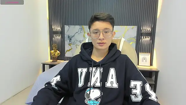 SantiagoRusso18 online show from September 17, 12:07 pm