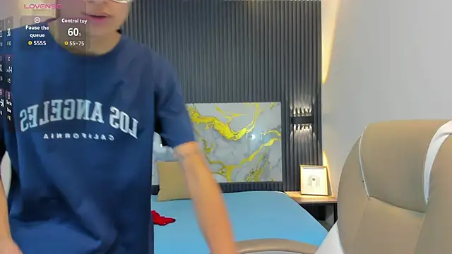 SantiagoRusso18 online show from October 26, 12:44 pm