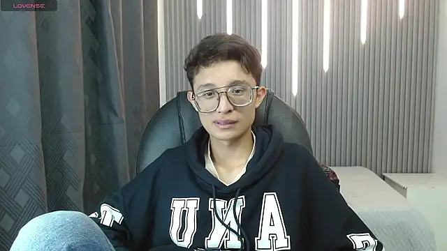 SantiagoRusso18 online show from March 5, 12:34 pm