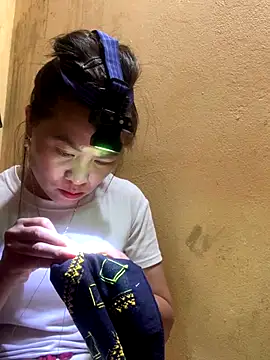 tuyetnhi-00 online show from September 9, 2:00 am