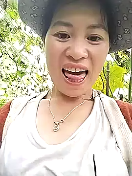 tuyetnhi-00 online show from September 24, 2:26 am