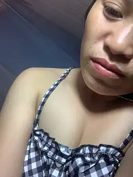 tuyetnhi-00 online show from October 15, 1:55 pm