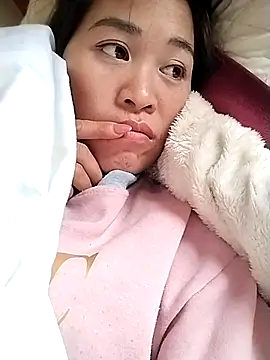 tuyetnhi-00 online show from November 4, 5:28 am