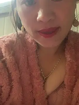 tuyetnhi-00 online show from December 16, 12:37 am