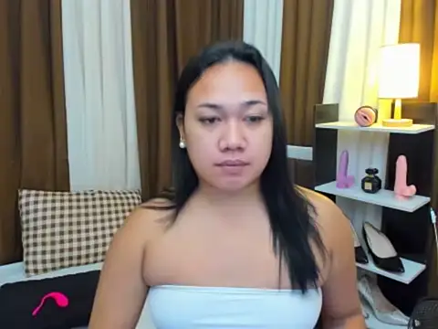 TsUncutKaren online show from October 25, 8:25 pm